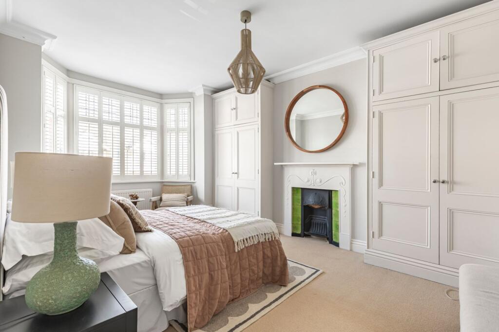 House in London - View 5