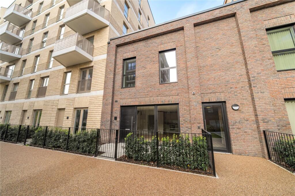 Main image of property: Carraway Street, Reading, Berkshire, RG1