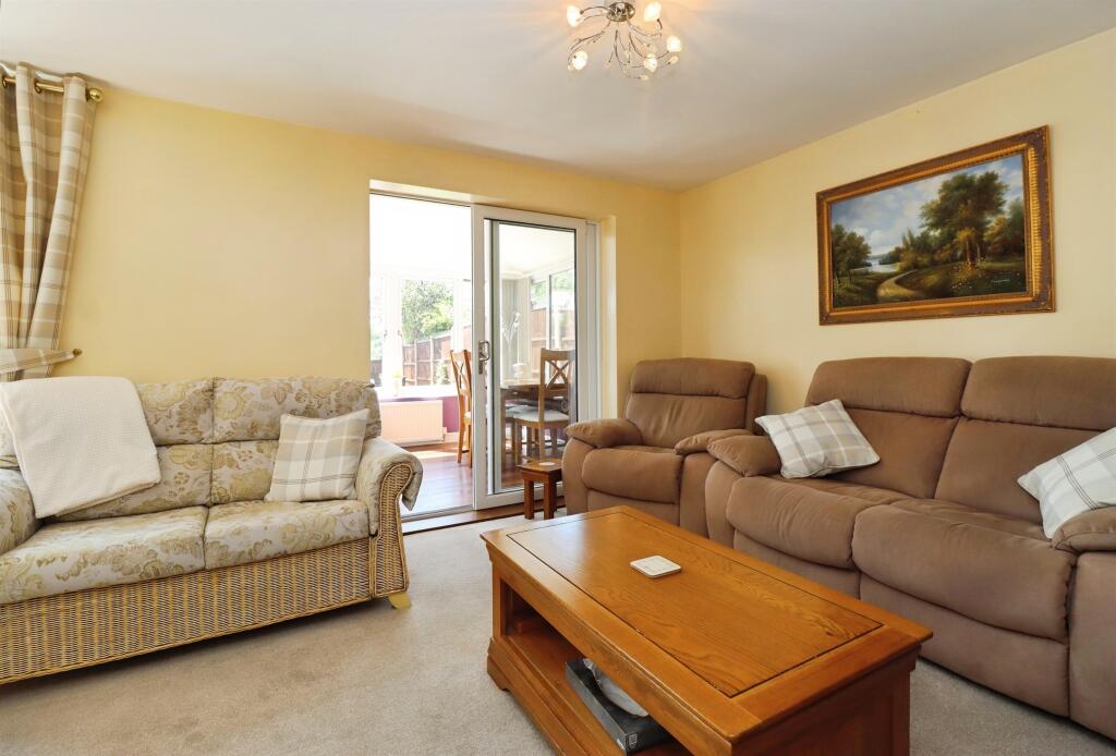 House in Wellingborough - View 2