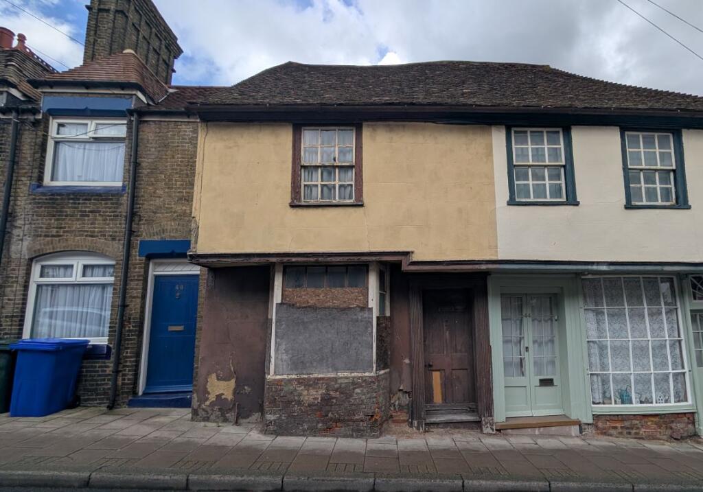 Main image of property: 46 High Street, Milton Regis, Sittingbourne, Kent, ME10 2AD