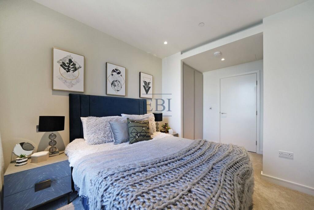 Apartment in London, St John's Estate, Isle of Dogs - More