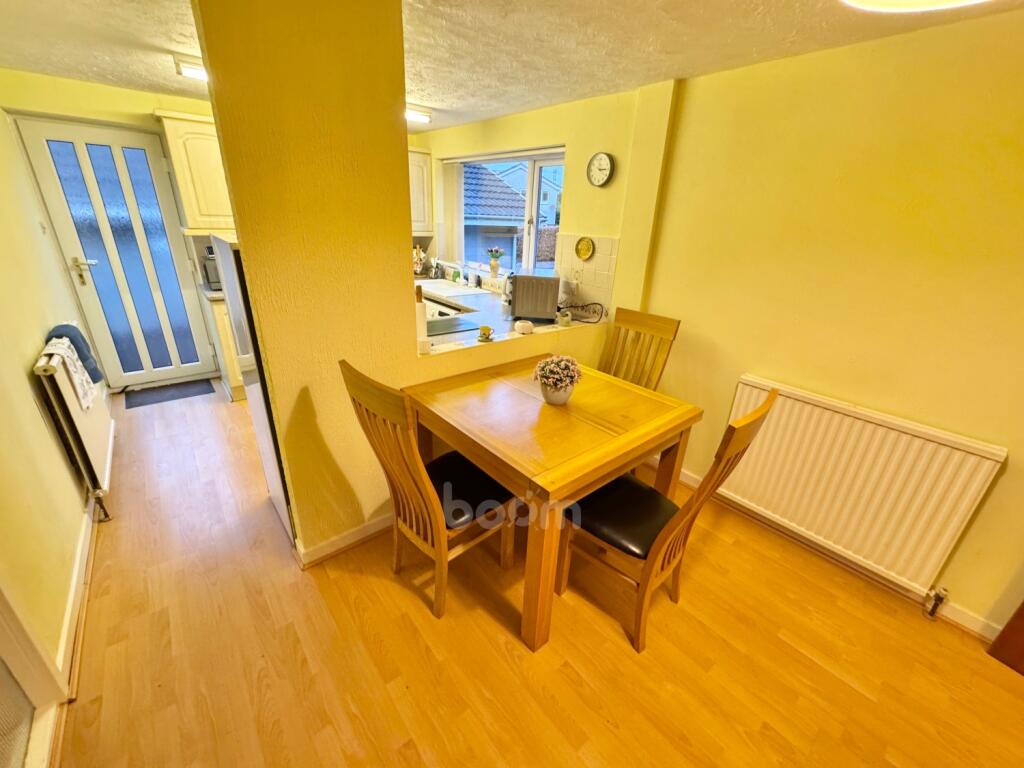 30 Lancaster Avenue, Beith photo 3