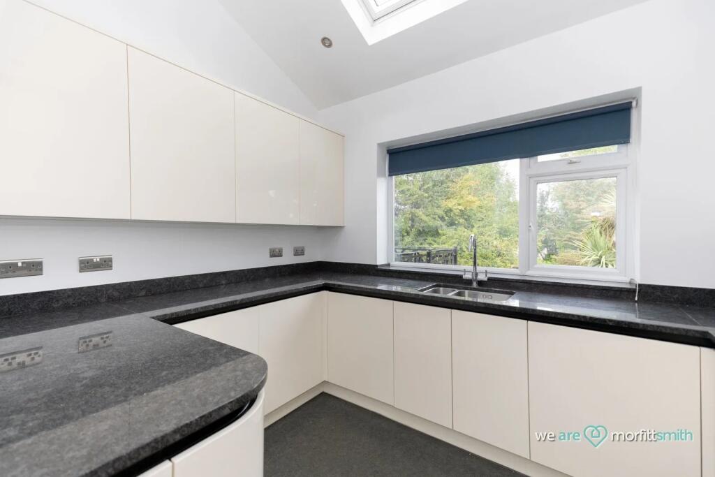 House in Sheffield - View 4