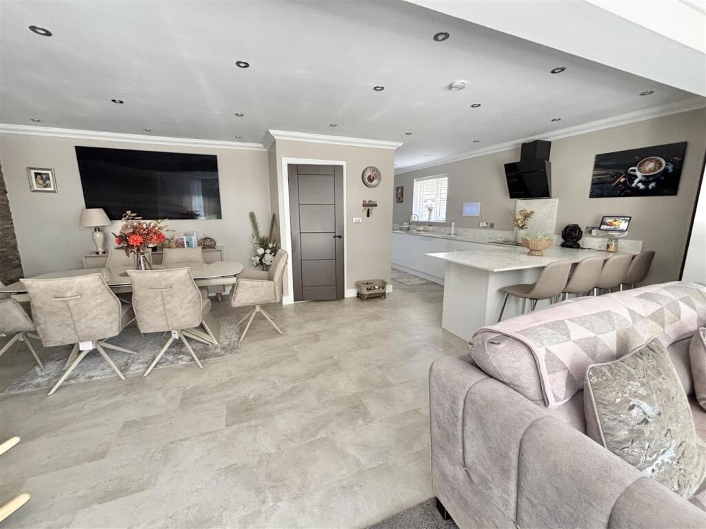 House in Poole, Upton - View 4