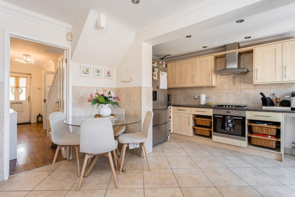 House in Redhill - View 3
