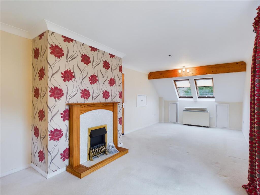 12 Walnut Green, Norton, Malton, YO17 9ER photo 2