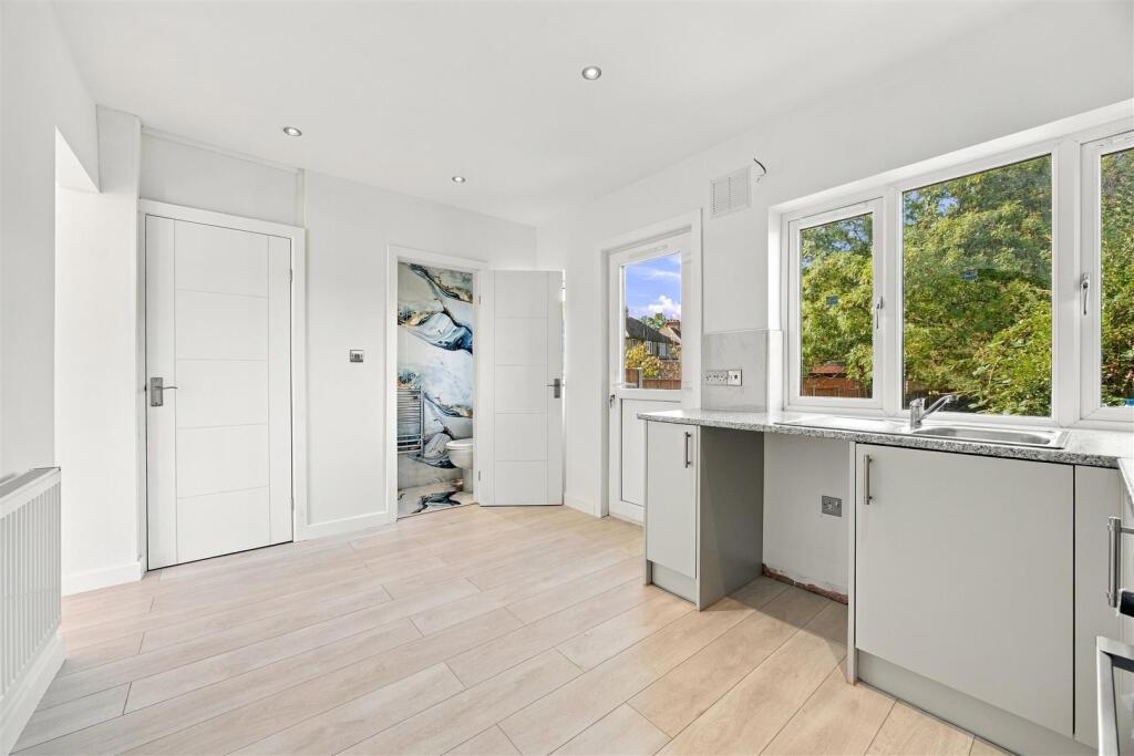 House in Southall - View 3