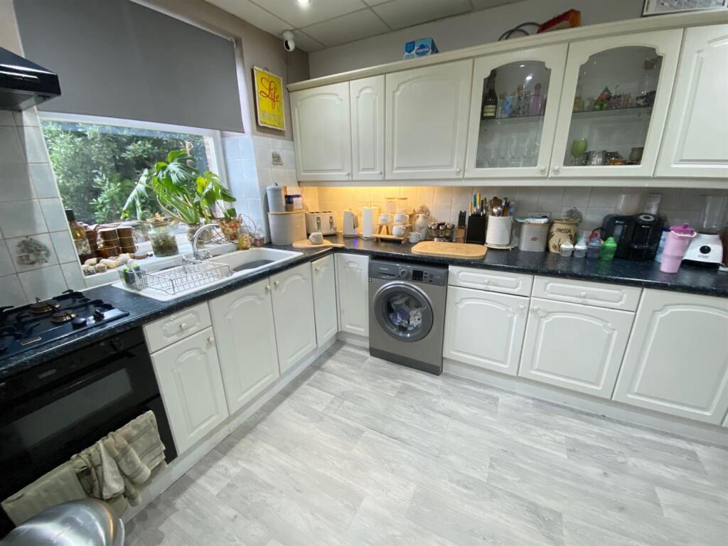 Apartment in Huddersfield - View 2