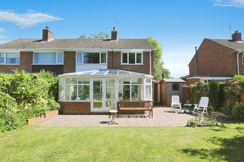 House in Stratford-on-Avon, Claverdon CP - More