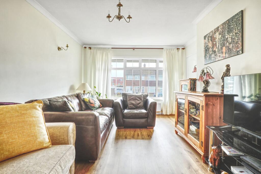 Windsor Close, Cheshunt, EN7 photo 2