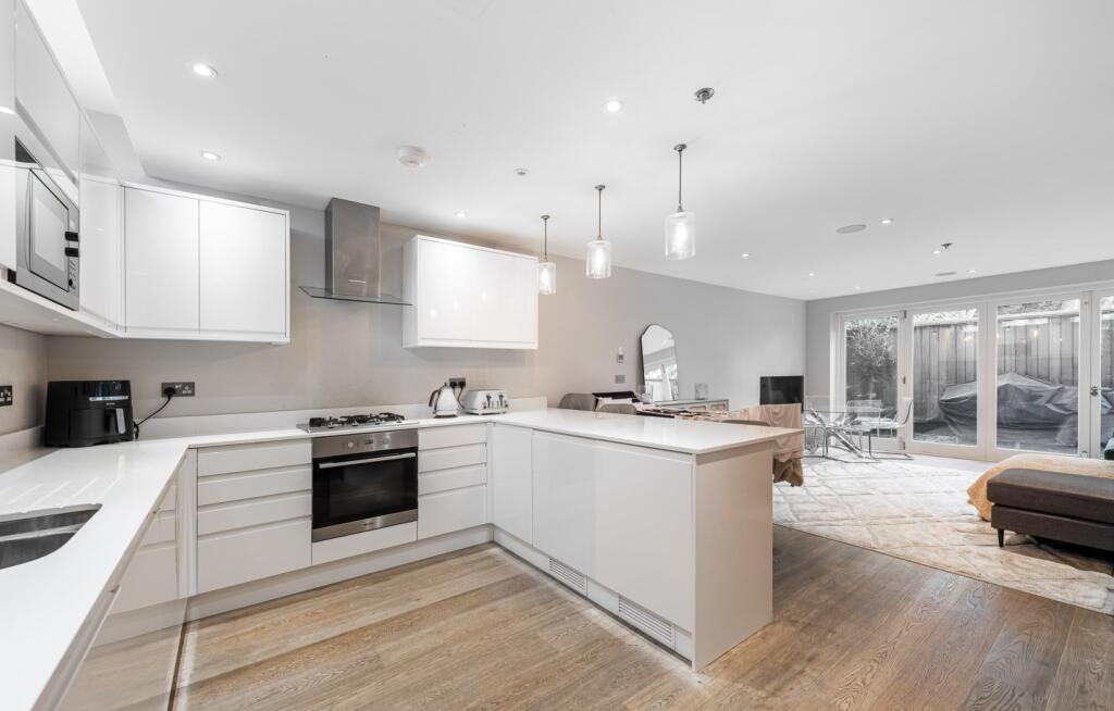 House in London - View 4