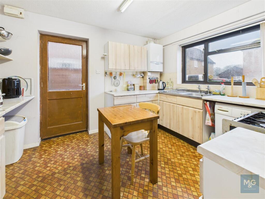 Raedwald Drive, Bury St. Edmunds photo 3