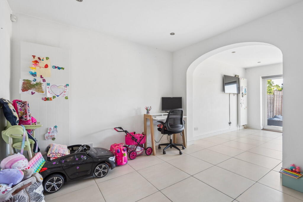House in Watford - View 4