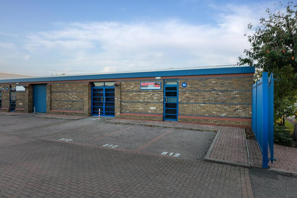 2022- 912 Yeovil Road - STE-229165.jpg