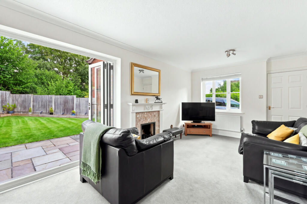 Yeomans Close, Thorley, Bishop's Stortford, Hertfordshire, CM23 photo 4