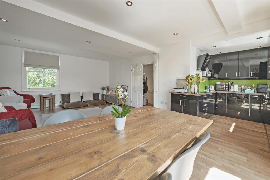 Apartment in London - More