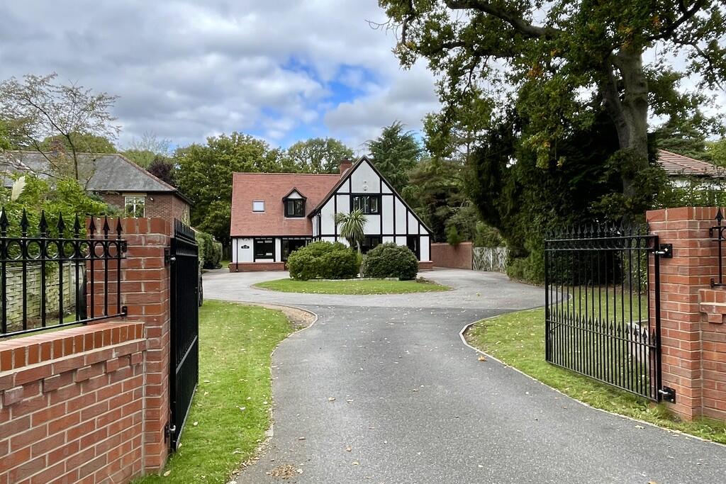 Main image of property: Warning Tongue Lane, Bessacarr, Doncaster