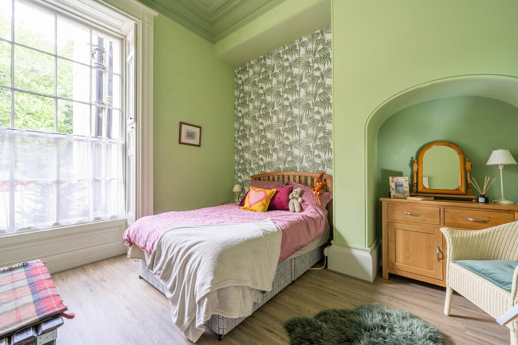 Apartment in Worcester - More