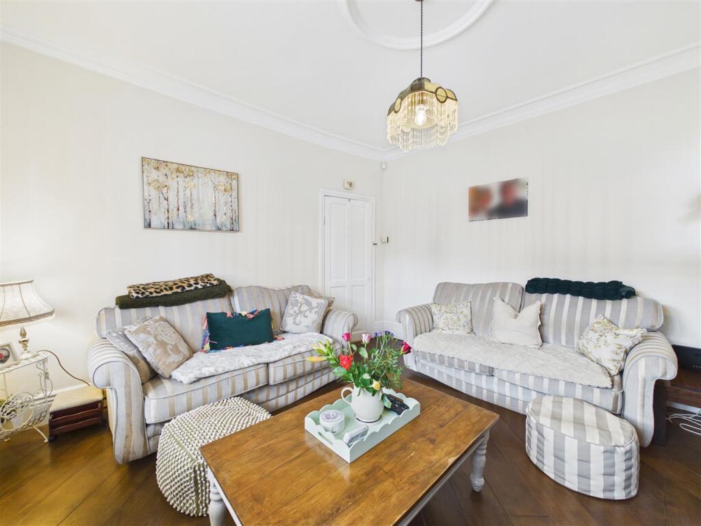 House in Sheffield, Norton Lees - View 4