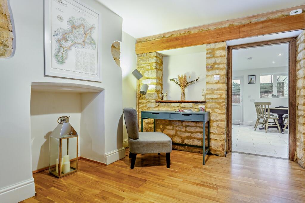 Cheltenham Road, Cirencester, Gloucestershire, GL7 photo 4