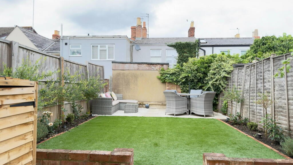 House in Gloucester - View 3