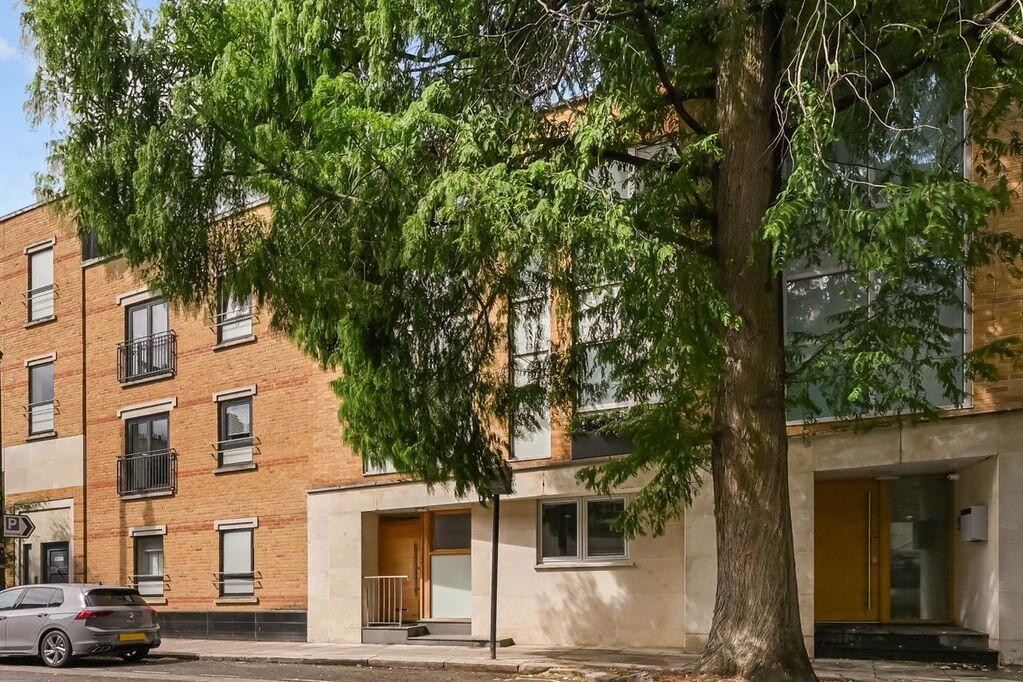 4 bedroom mews property for rent