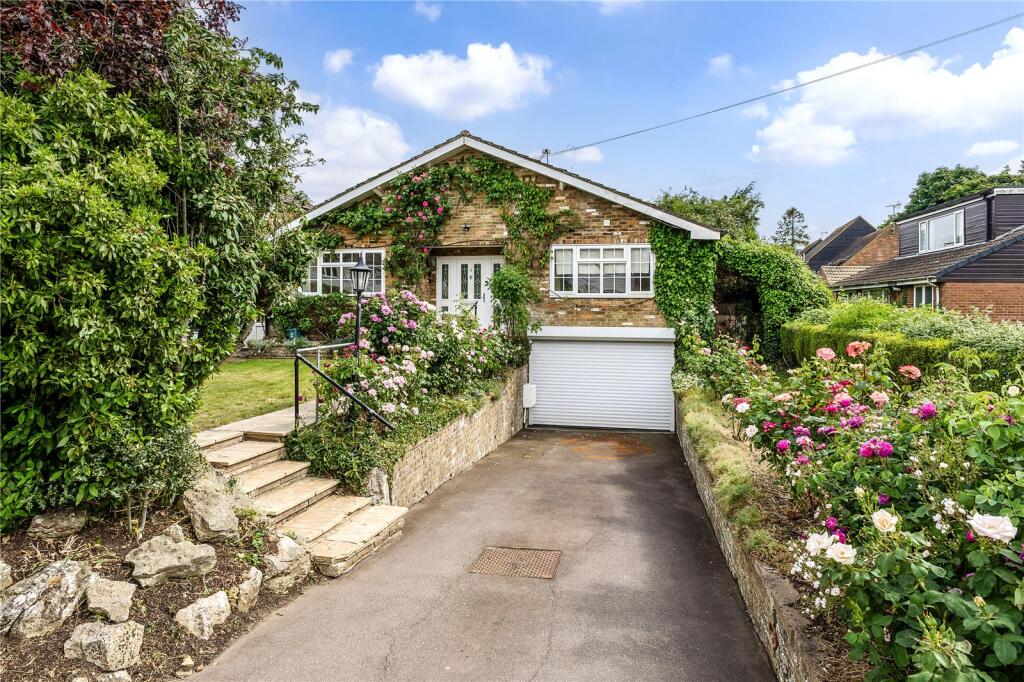 Main image of property: Singlets Lane, Flamstead, St. Albans, Hertfordshire, AL3