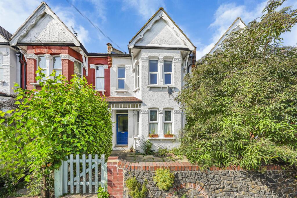 Main image of property: Park Avenue, Palmers Green, N13
