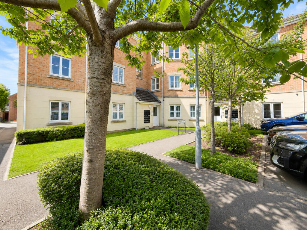 Main image of property: Swan Close, Swindon, SN3 4