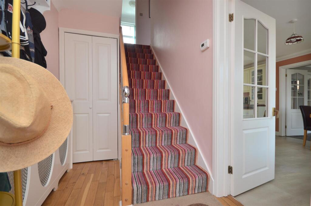 House in Bristol, Hengrove - More