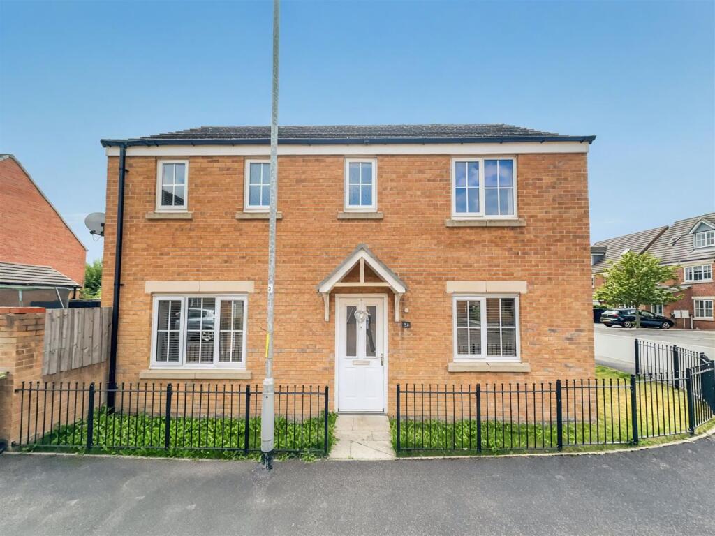 Main image of property: Holme Farm Way, Pontefract