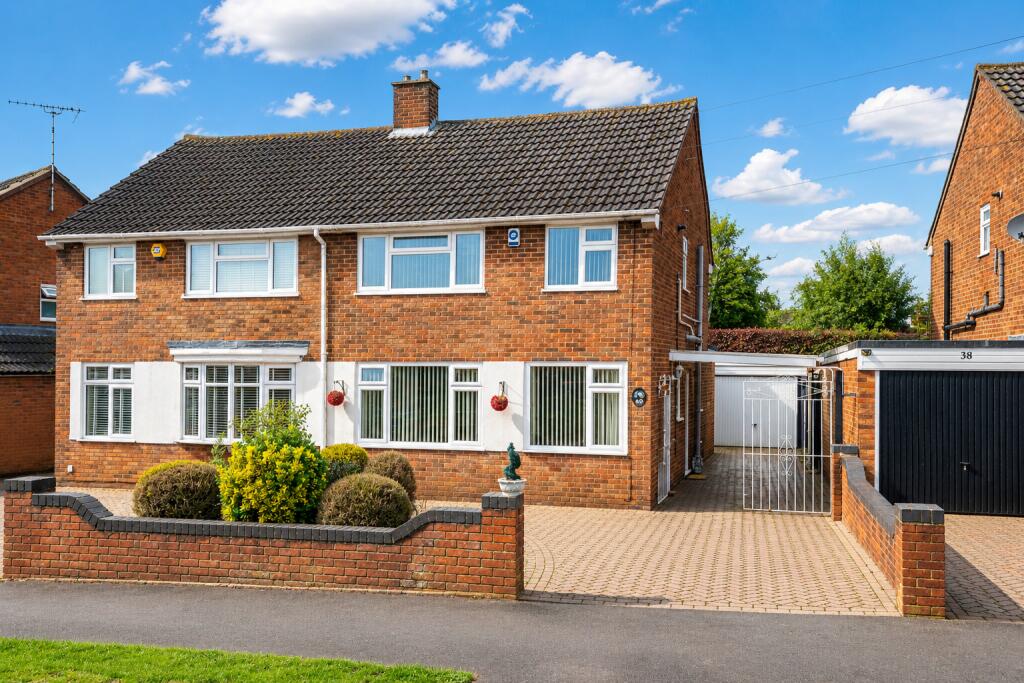 Main image of property: Fairgreen Road, Caddington, Luton, Bedfordshire, LU1