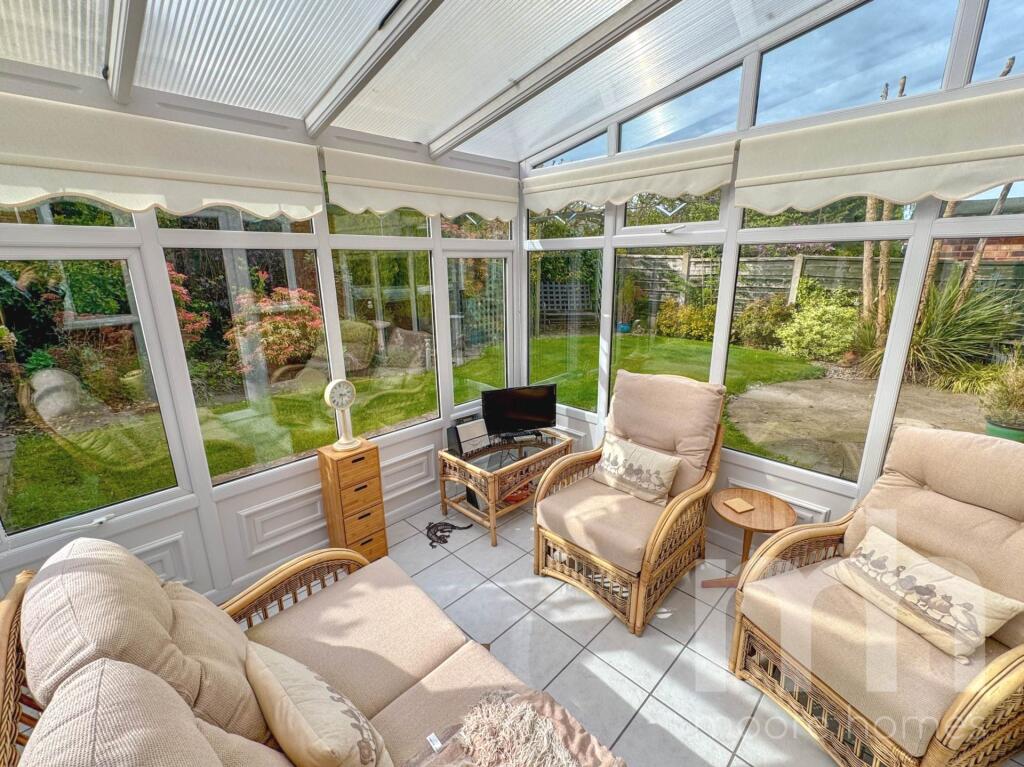 ADELAIDE ROAD, Bramhall SK7 1LU photo 3