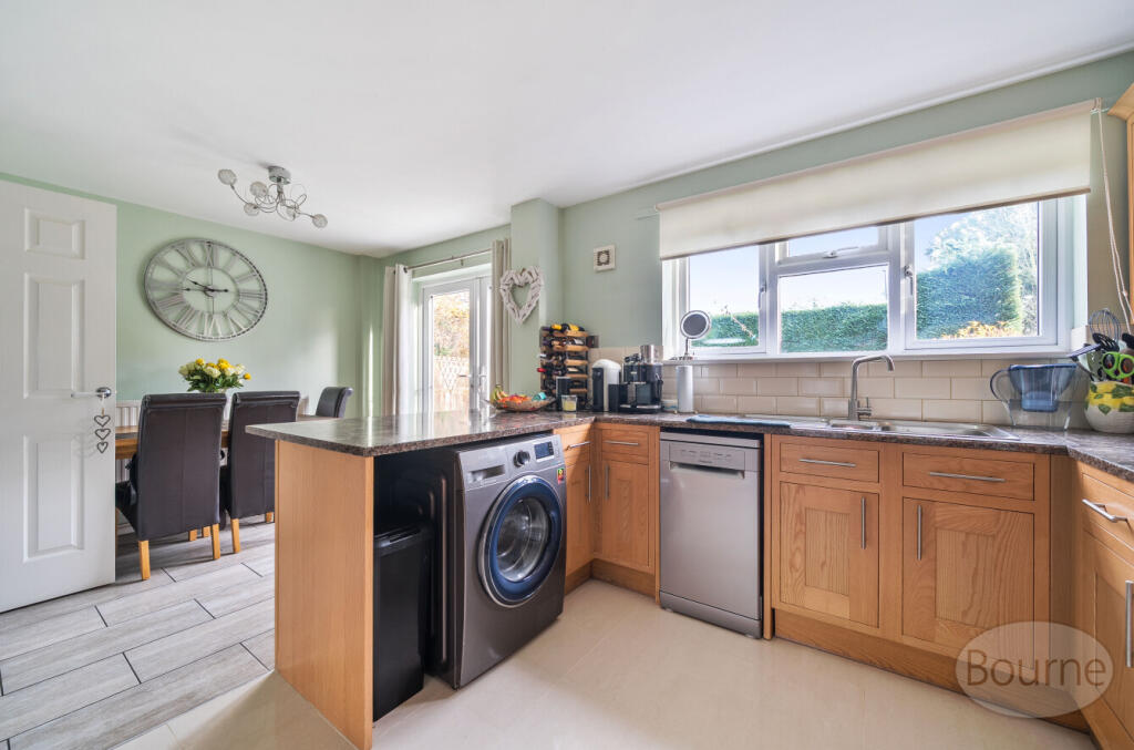 House in Guildford, Surrey - View 3