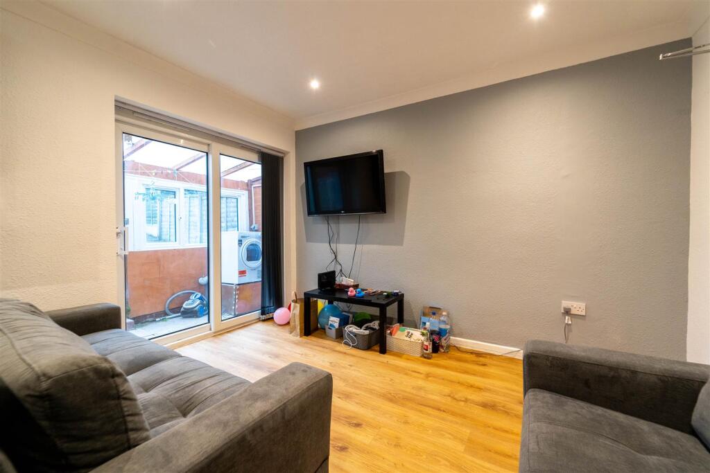 5 bedroom house for rent