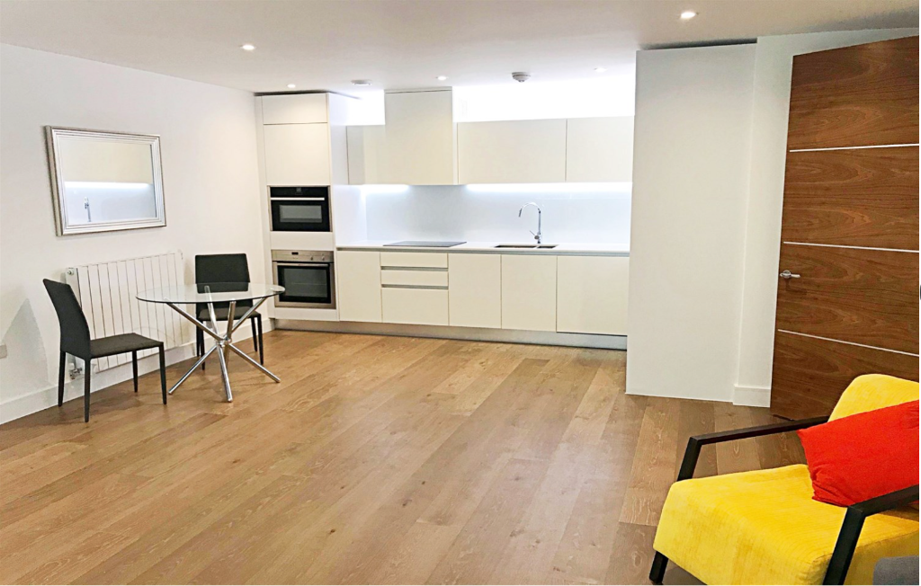 2-bed apartment on Tizzard Grove	, London, SE3, £499,000
