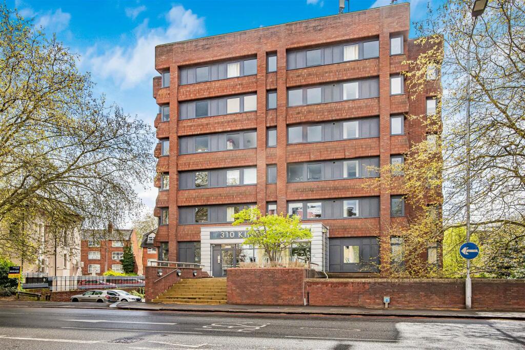 Main image of property: Kings Road, Reading RG1