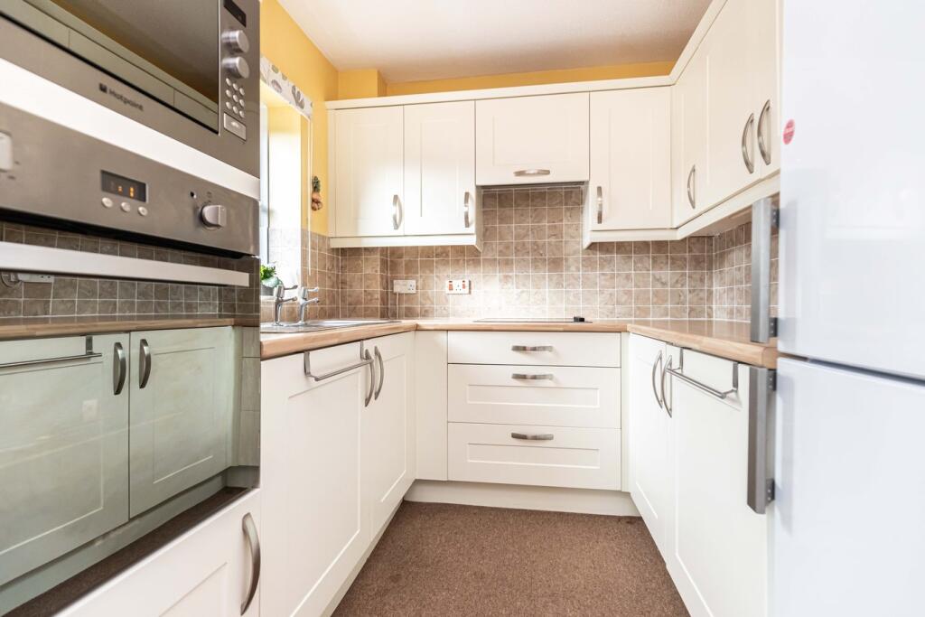 Apartment in Poole - View 2