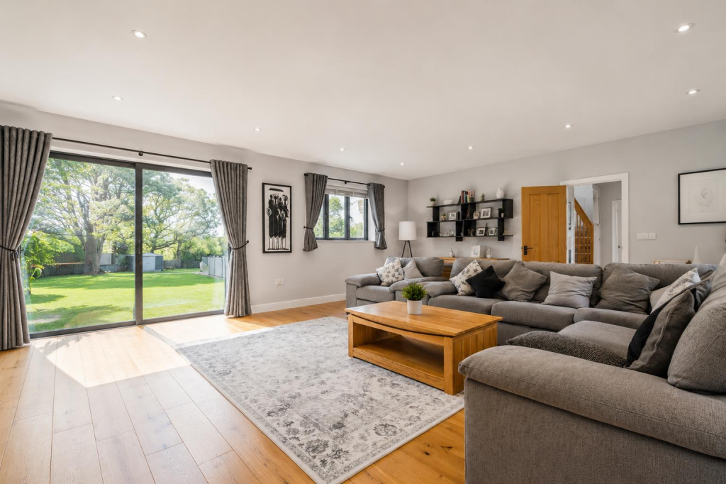 House in Cardiff, Llandow - View 2