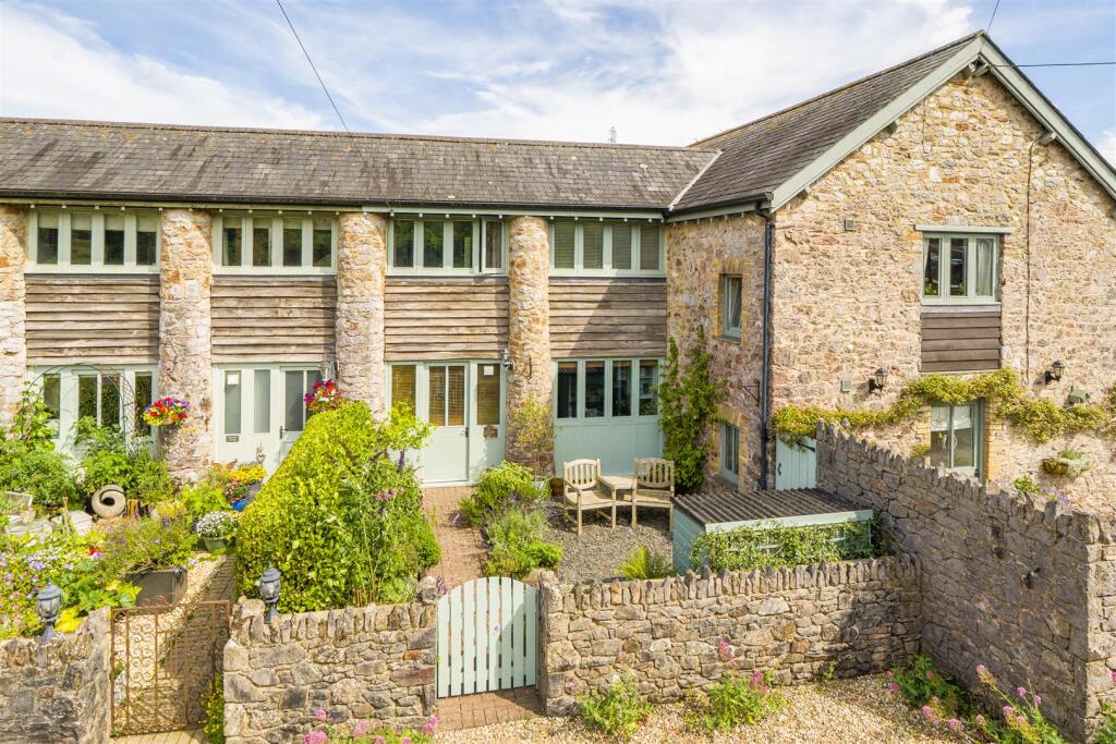 3-bed terraced on Yalberton Road, Higher Yalberton, £325,000