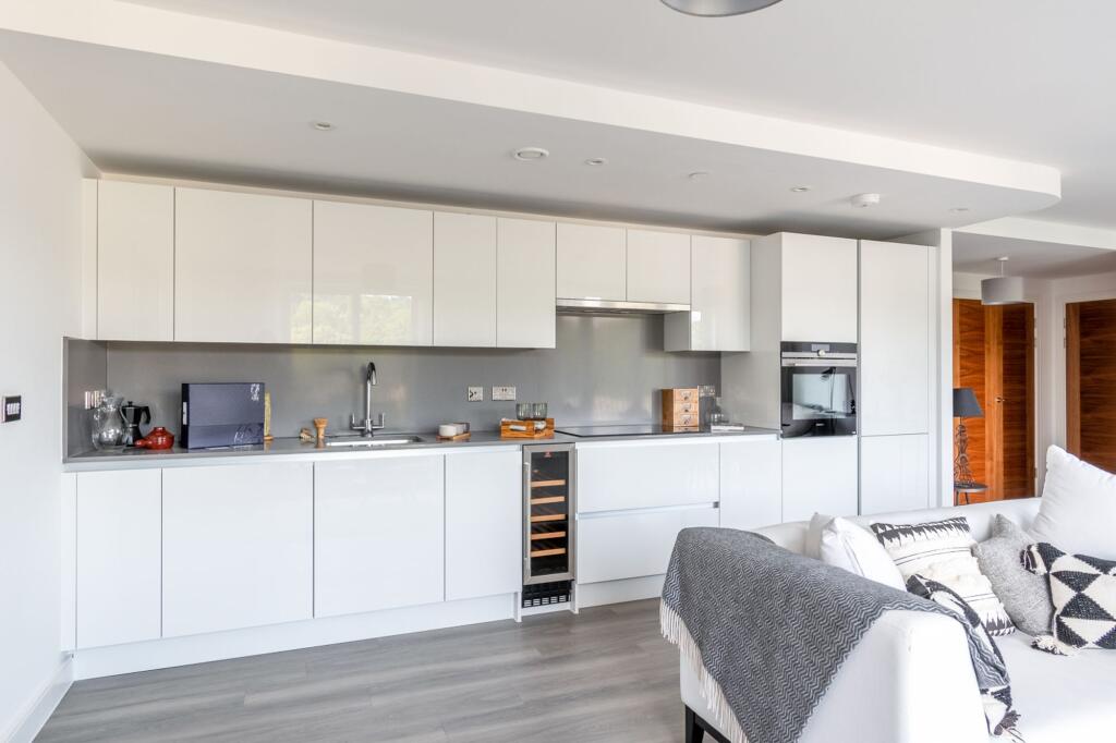 Apartment in Bath, East Twerton - View 5