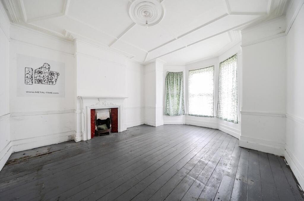 House in London - View 2