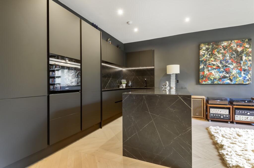 Apartment in London - View 5