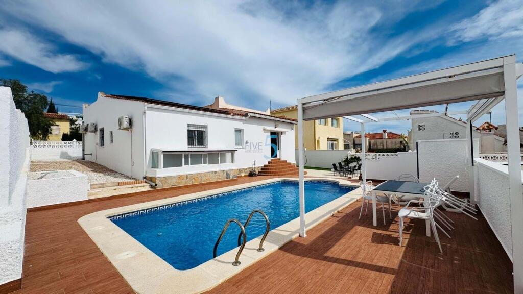 Main image of property: Valencia, Alicante, Villamartin