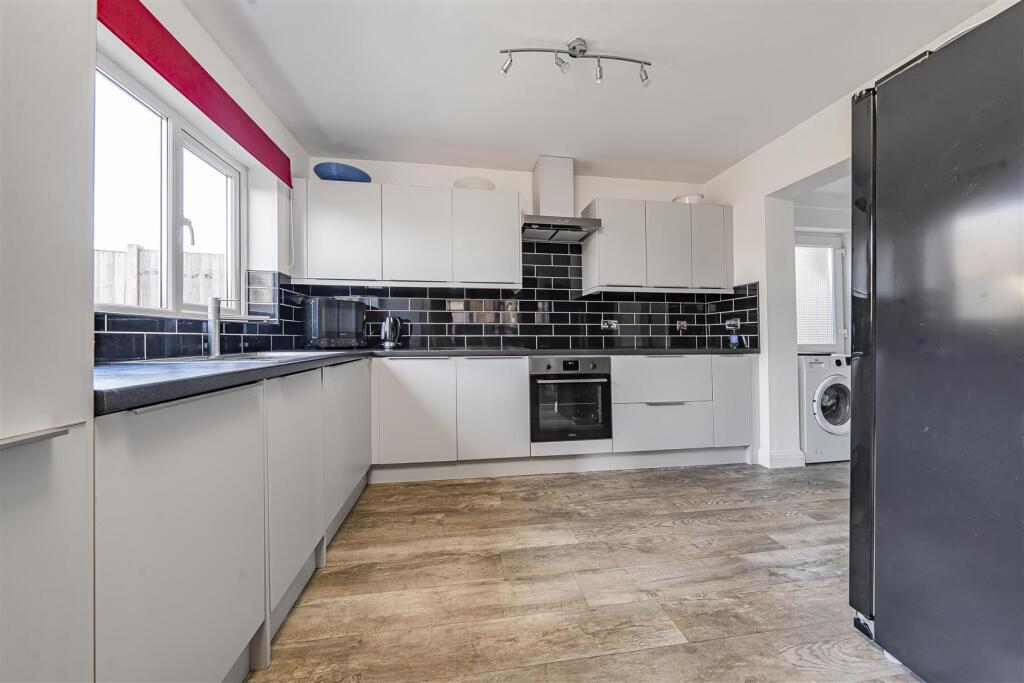 Additional image 4 of Park Street Lane, Park Street, St. Albans