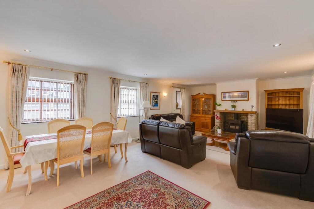 House in Cardiff, Creigiau, Pentyrch - View 5