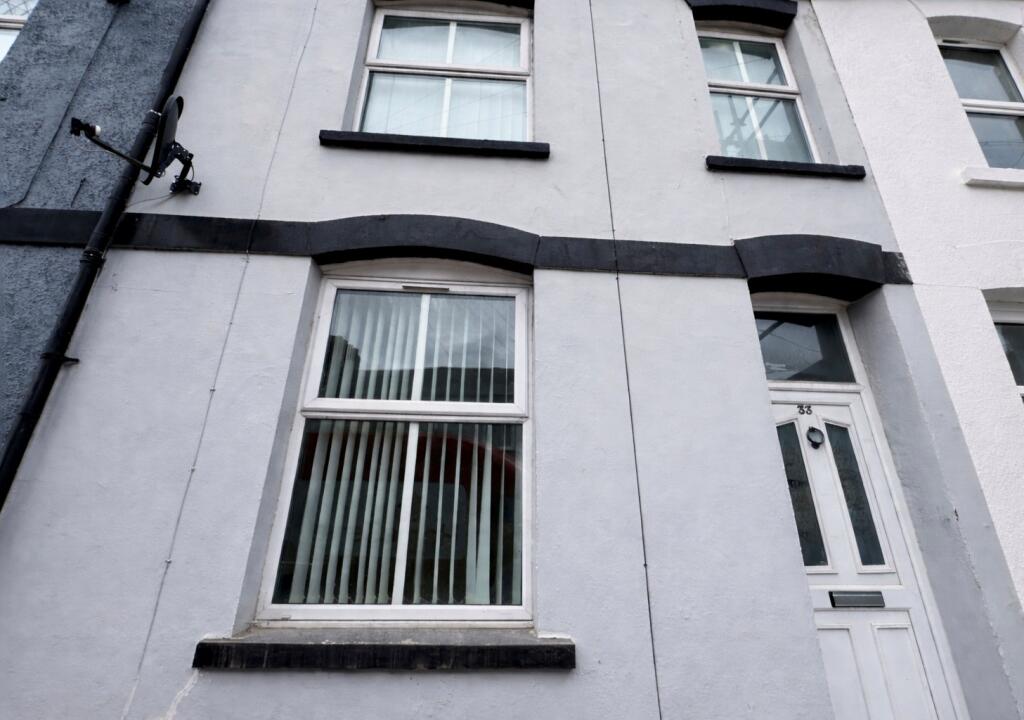 Main image of property: Agincourt Street