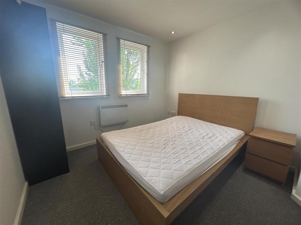 Apartment in Manchester - View 5