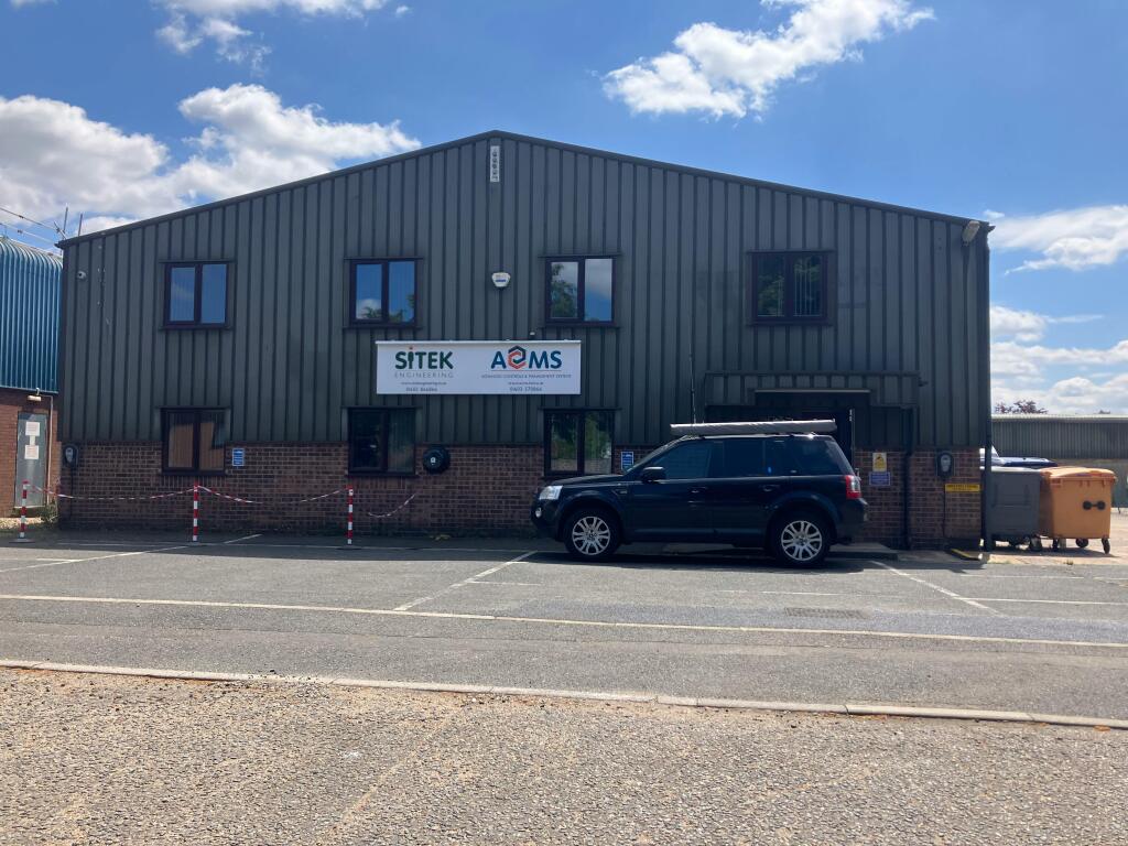 Main image of property: 19 Hellesdon Park Road, Drayton High Road, Norwich, NR6 5DR