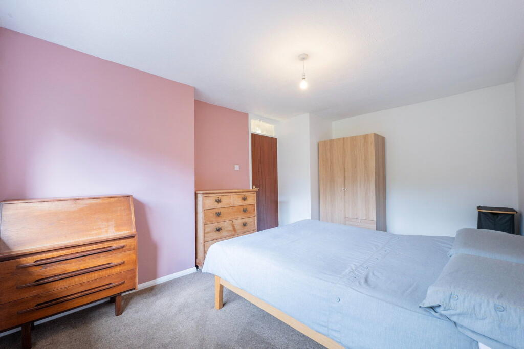 House in Tonbridge - More